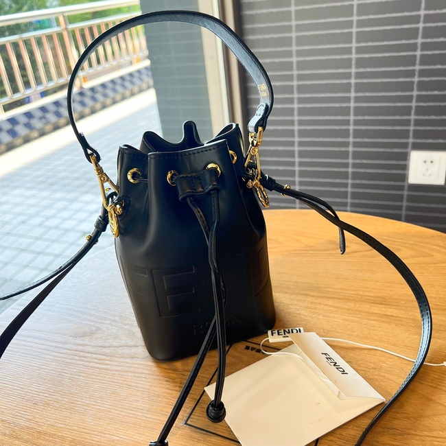 Fendi Crossbody Bag Code: 9233-1