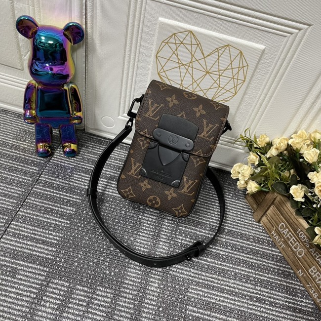 Louis Vuitton S-Lock Vertical Wearable Wallet Code: M81522/M81524