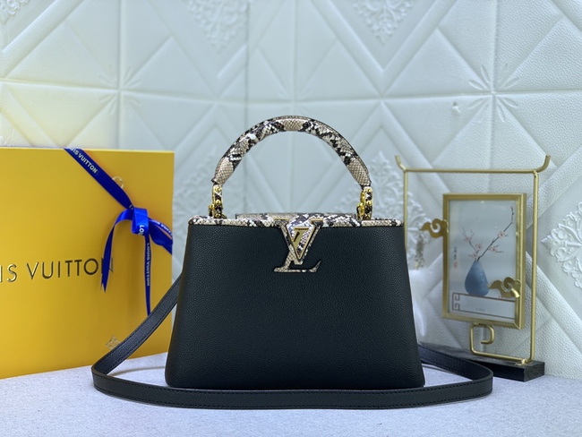 Louis Vuitton Coussin Small Bag Code: M22398