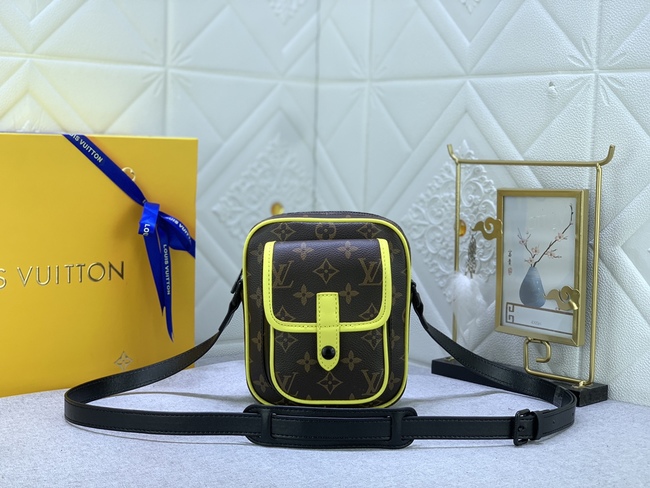 Louis Vuitton Christopher Mini Bag Code: /M69404