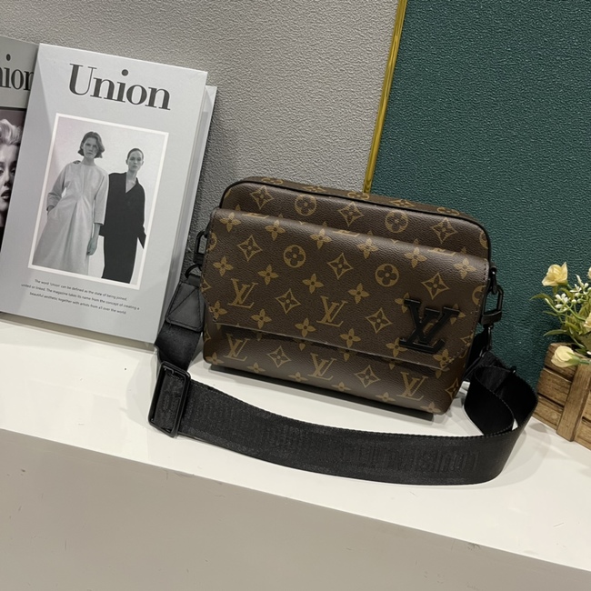 Louis Vuitton Fastline Messenger Bag Code: M22482/M22611