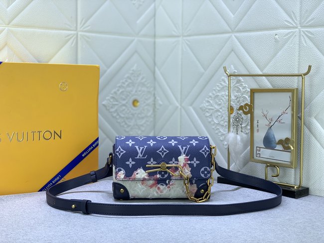 Louis Vuitton Steamer Wearable Wallet Handbag Code: M81746 M82900
