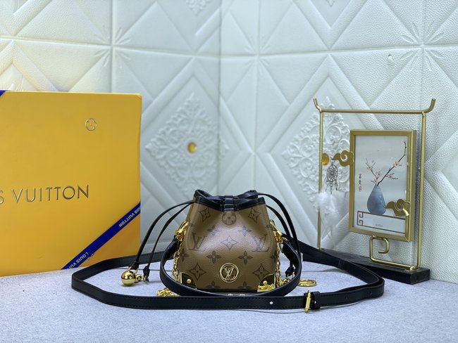 Louis Vuitton Online Only Handbag Code: M83227 M82885