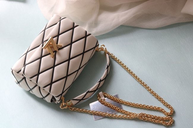 Louis Vuitton Twist Nicolas Ghesquière Go-14 Medium Bag Code: M24186/M22891/M22890/ M23601/ M23568/ M23682/