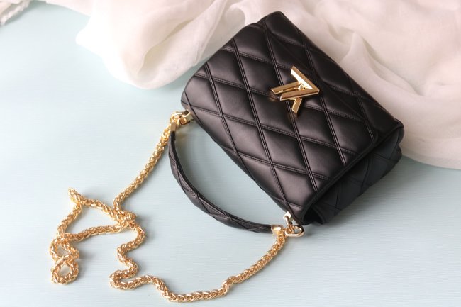 Louis Vuitton Twist Nicolas Ghesquière Go-14 Medium Bag Code: M24186/M22891/M22890/ M23601/ M23568/ M23682/