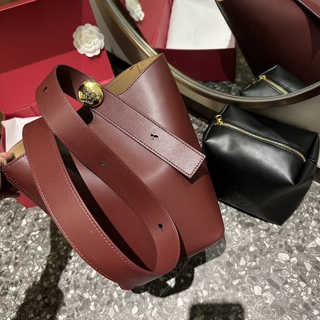 Loewe Pebble Bucket Bag 