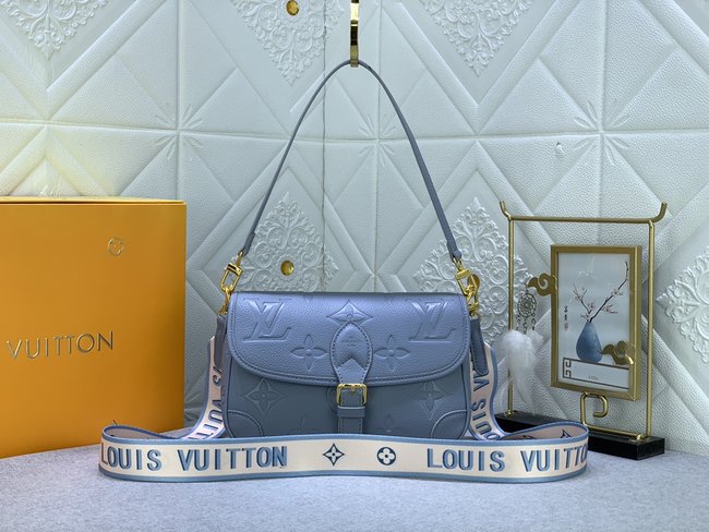 Louis Vuitton Diane Handbag Code: M46583