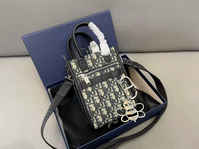 Dior North Safari Embroidered Knitted Mobile Phone Bag 