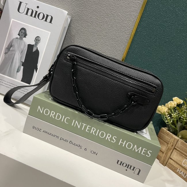 Louis Vuitton Monogram Clutch Code: M68321