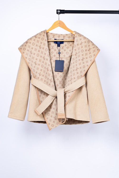 Louis Vuitton Camel Small Flower Short Garment in 99% Wool and 1% Silk