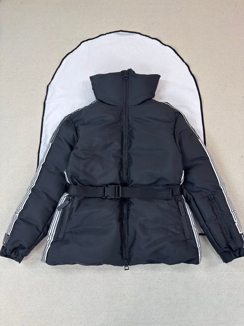 Dior Dignified Coat with Exquisite Detail Embellishments