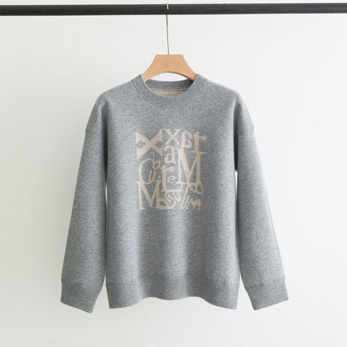 Max Mara Premium Wool - Cashmere Knit with Brand Logo and Classic Design