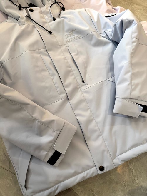 ArcTeryx New Winter冲锋棉服 经转换全英文标题为：New Winter Padded Cotton Jacket with Protected Photos