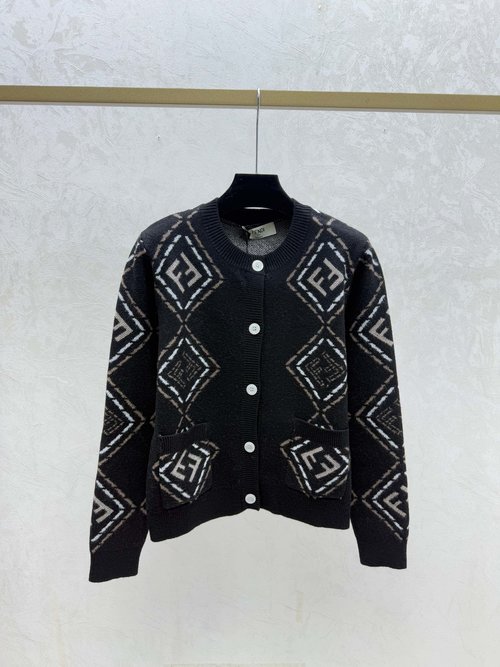 Fendi Color-Blocked Checked Round Neck Long Sleeve Knitted Cardigan in Black and White
