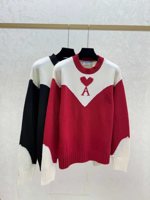 Ami Red and Black Contrast Letter Heart Round Neck Long Sleeve Knit Top