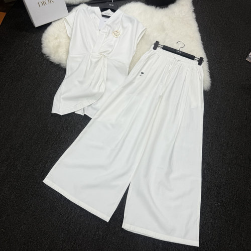 Dior Modern Top and Pants Ensemble with Tailored Accessories and Embroidery
