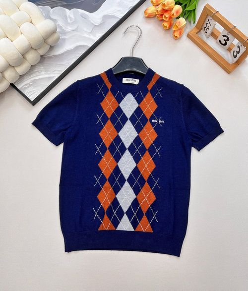 Miu Miu Custom Yarn Knitted Short Sleeve with Contrast Pattern