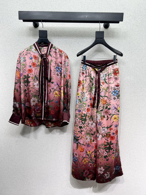 Gucci Pink - Red Gradient Floral Print Collared Garment