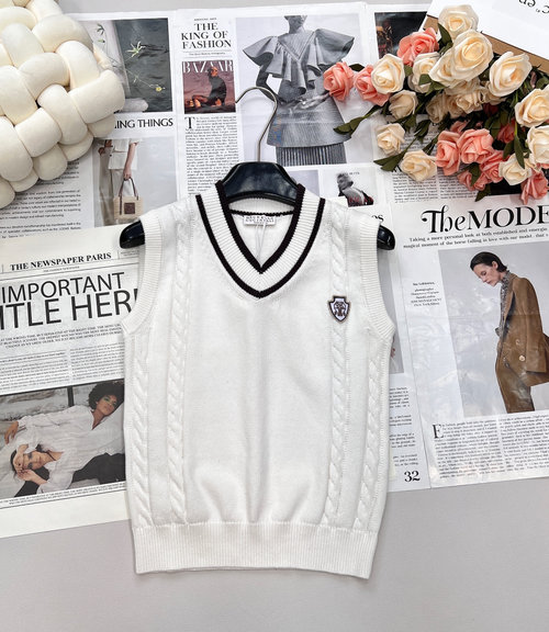 Hermes V-neck Collared Knitted Vest with Contrasting Logo