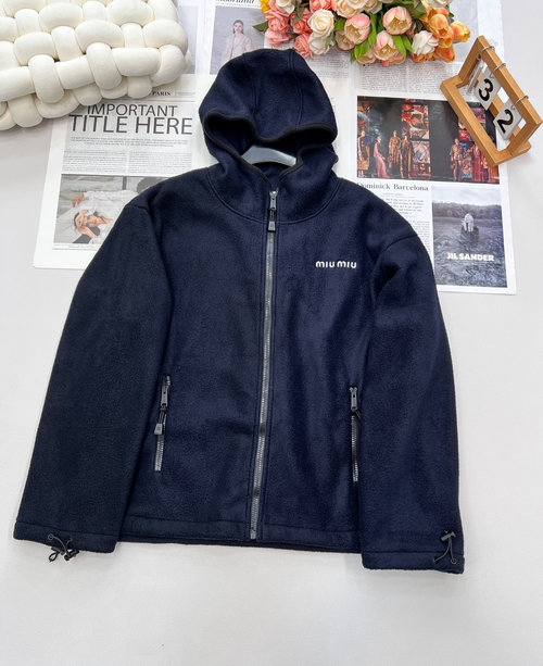 Versace Hooded Zipper Fleece Coat with Logo for Casual Occasions