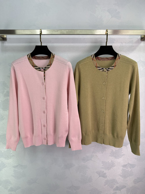 Burberry Checked Collar Knit Cardigan in Soft Wool, Classic Round Neck Style