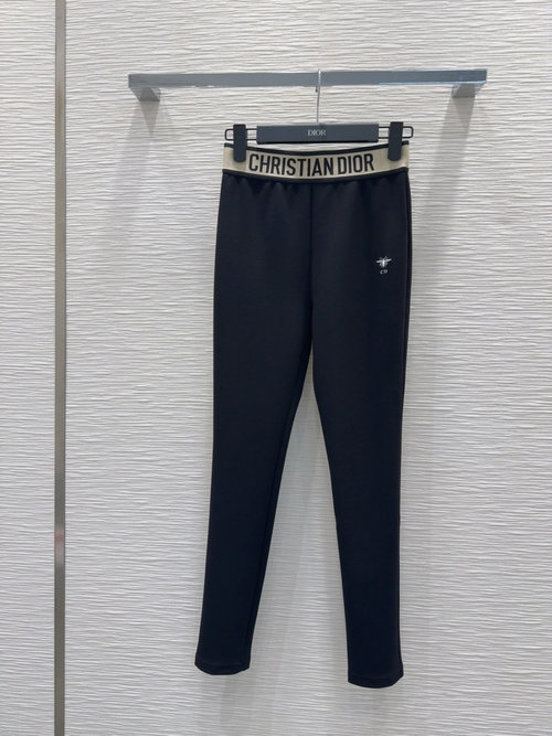 Chanel Highly Elastic and Flattering Mid-Waist Leggings