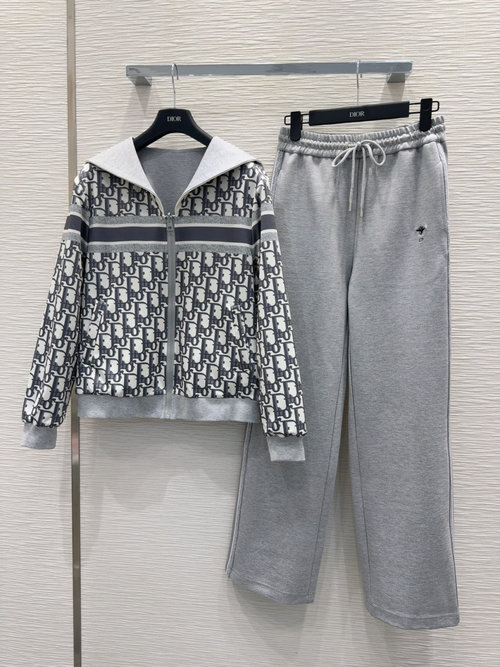 Chanel Reversible Wearable Suit for Elegant and Sophisticated Appearance