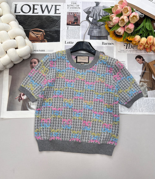 Gucci Colorful Double G Intarsia Knit Short Sleeve for an Elegant Look