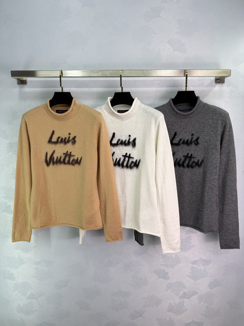 Louis Vuitton Gorgeous Letter Short Sleeve Knit Shirt with Velvety Texture