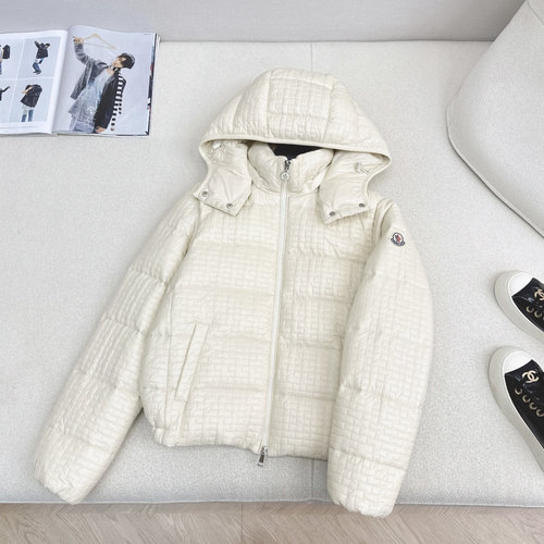 Moncler Gisors Hooded Short Waffle Down Jacket, Functional and Stylish