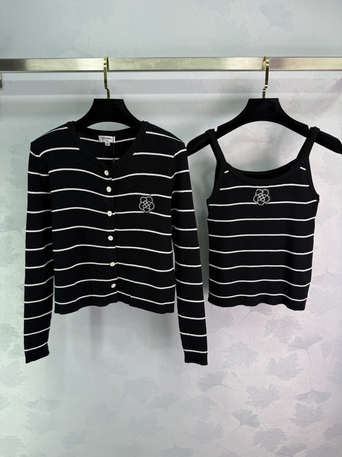 Chanel Fashionable Camellia Striped Two-Piece Set