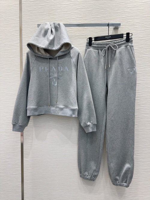 Prada Elegant and Slimming Fashion Set for Wardrobe