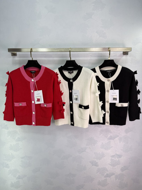 Chanel Chic Bow-sleeve Knit Cardigan with Color-blocked Chest Design