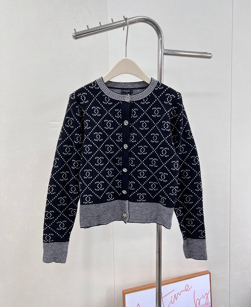 Chanel Versatile and Elegant Monochromatic Knitted Open Cardigan