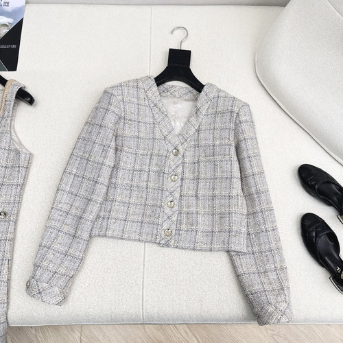Chanel Elegant V-Neck Knitted Coat in Premium Color
