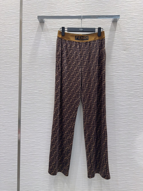 Fendi Velvet Trousers with Rich Texture, Versatile and Elegant