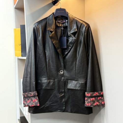 Louis Vuitton Authentic Leather-like Suit with High-End Texture