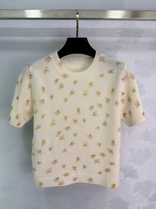 Prada Short-sleeved Knit Top with Delicate Yellow Flower Pattern for a Sophisticated Look