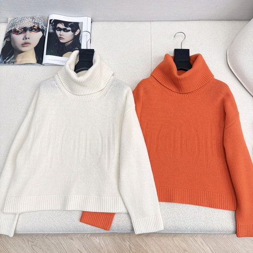 Hermes High-Neck Cashmere Turtleneck Sweater with a Minimalist Design