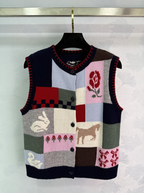 Gucci Color-block Knit Vest with Rabbit and Rose Pattern for a Casual Look