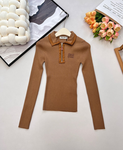 Miu Miu Letter Leather Patch Collar Knit Top with Zipper and Vertical Ribbed Texture