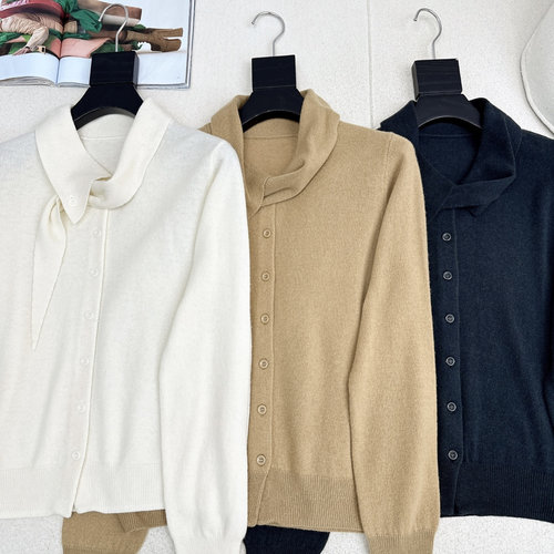 Dior Knit Top with Long Ribbon Design for Versatile Wear