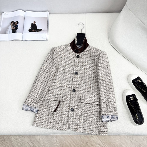 Loro Piana Relaxed Classic Collared Coat, Stylish and Distinctive