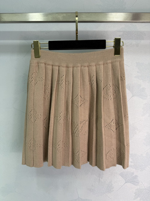 Louis Vuitton Knitted Pleated Skirt with Hollow Diamond Pattern, Made of Premium Wool Yarn, Soft and Elegant