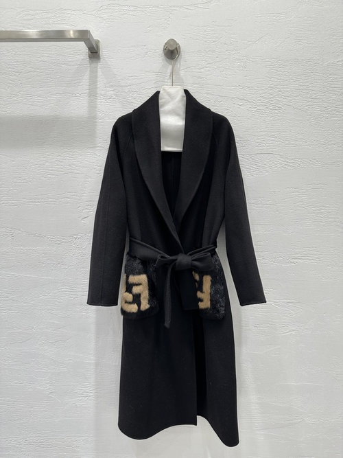 Fendi Original title has no Chinese, optimized title: Elegant Long Cashmere Overcoat with Handcrafted Mink Accents