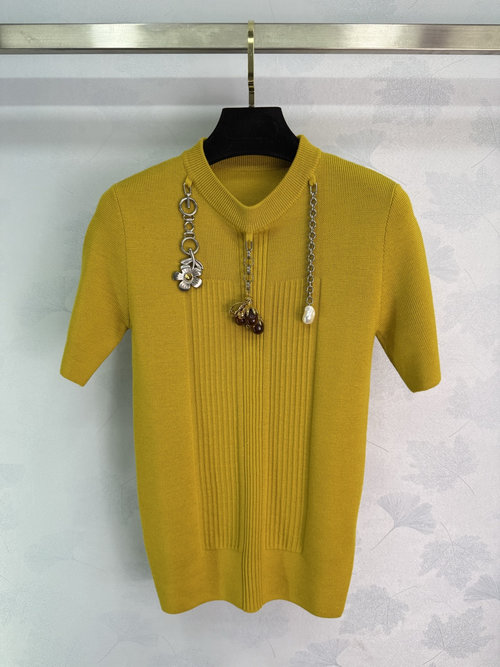 Prada Elegant Flower-Embellished Knitted Round Neck Top with Twisted Pattern