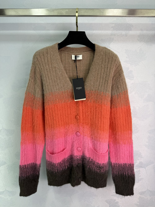 Fendi Gradient V-neck Cardigan with Soft Texture for a Simple and Elegant Appearance