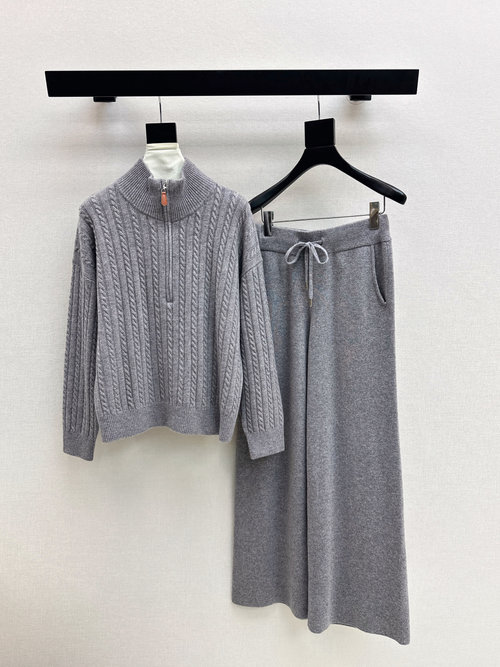 Brunello Cucinelli Bc Series Wool Suit: Practical, Warm and in a Laid-back Style