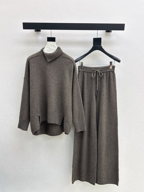 Brunello Cucinelli Exclusive All-Wool Set, Maillard Color, Elastic and Versatile