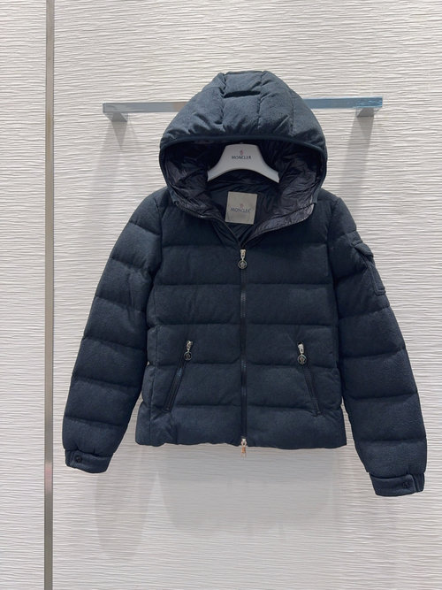 Moncler New Down Jacket with Excellent Warmth and Classic Logo